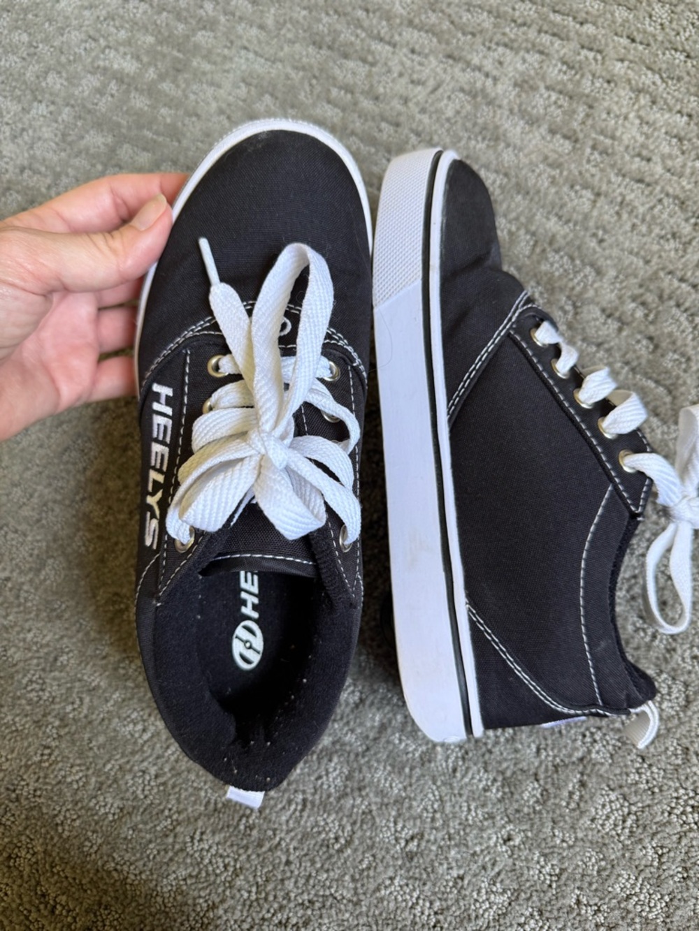 Heelys Black and White Low-Top Kids Sneakers